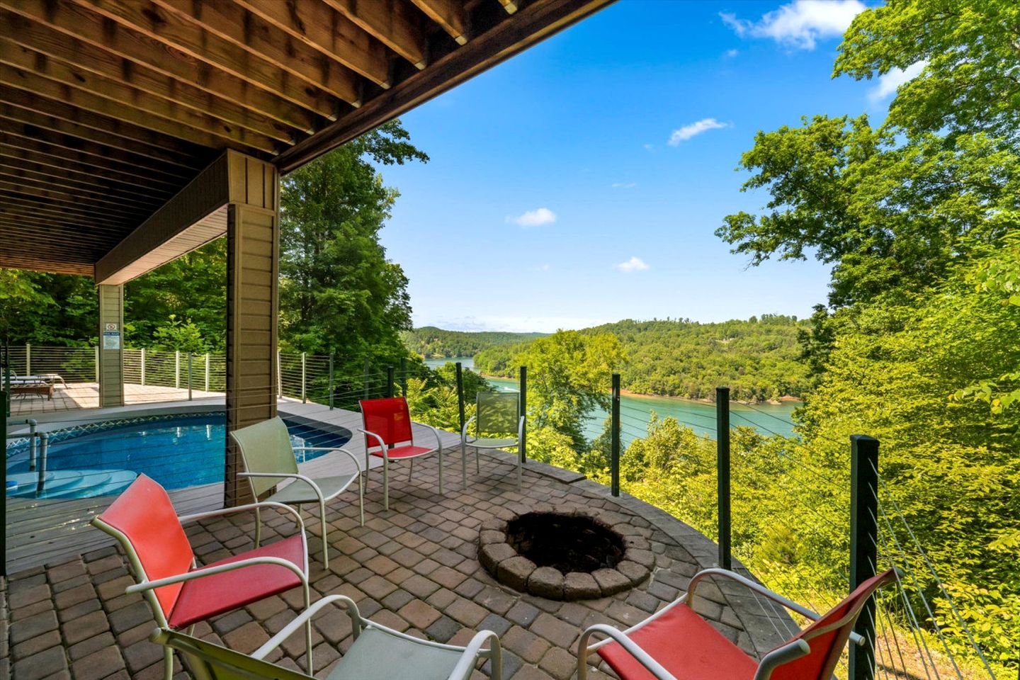 Lakefront Cabin with Pool and Covered Dock in Tennessee