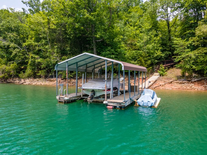 Cabins (United States of America, Jacksboro, Tennessee)