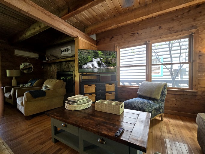 Cabins (United States of America, Glenville, North Carolina)