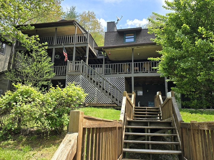 Cabins (United States of America, Glenville, North Carolina)