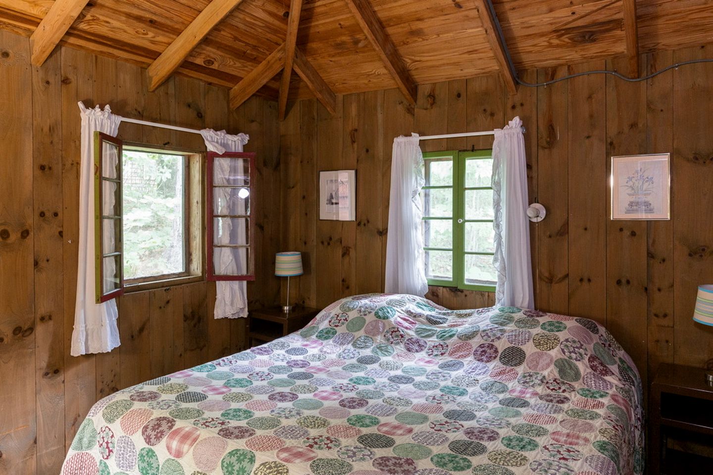 Four Bedroom Lakefront Cabin Rental near Hanover, New Hampshire