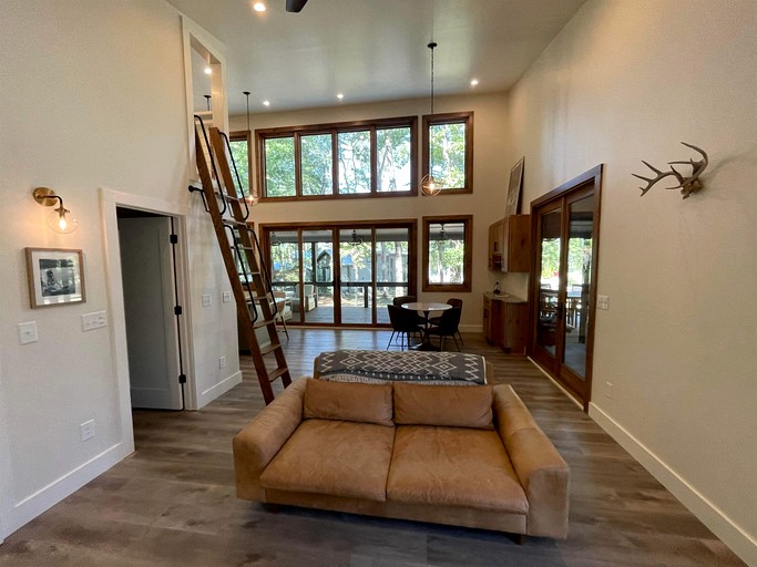 Cabins (United States of America, Tracy City, Tennessee)