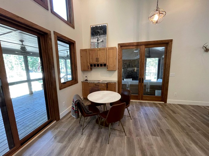 Cabins (United States of America, Tracy City, Tennessee)