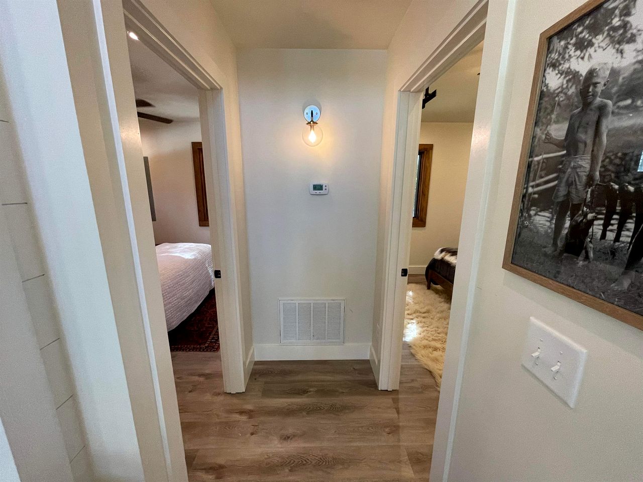 Lakefront Cabin with Two Decks and Back Yard in Tennessee