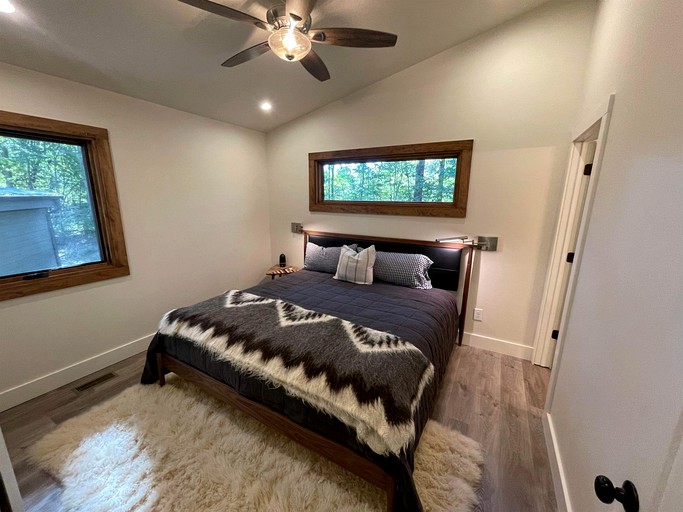 Cabins (United States of America, Tracy City, Tennessee)