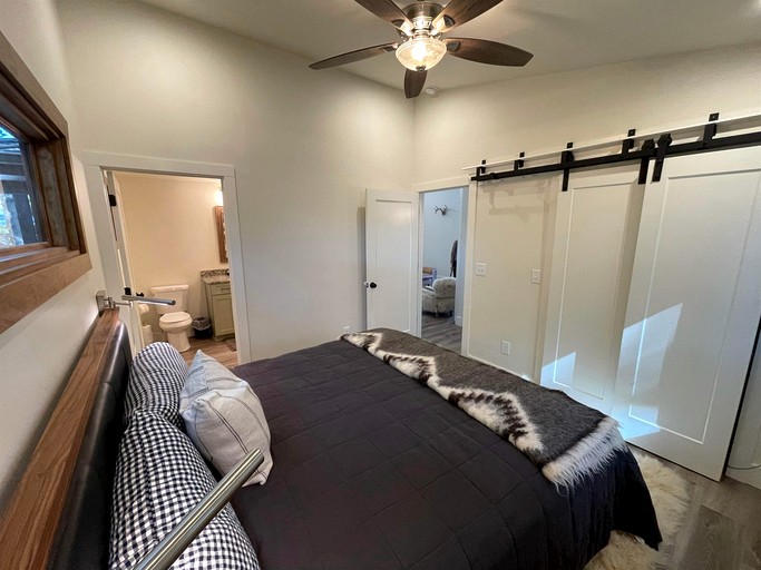 Cabins (United States of America, Tracy City, Tennessee)