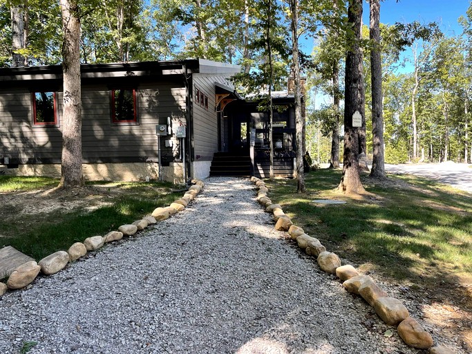 Cabins (United States of America, Tracy City, Tennessee)