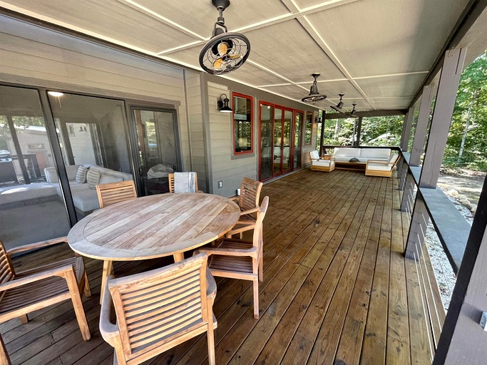 Cabins (United States of America, Tracy City, Tennessee)