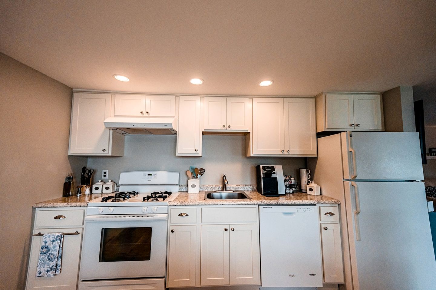 Lakefront Homey Cottage Offering Pristine Views of Cobosseecontee Lake from the Deck in Winthrop, Maine