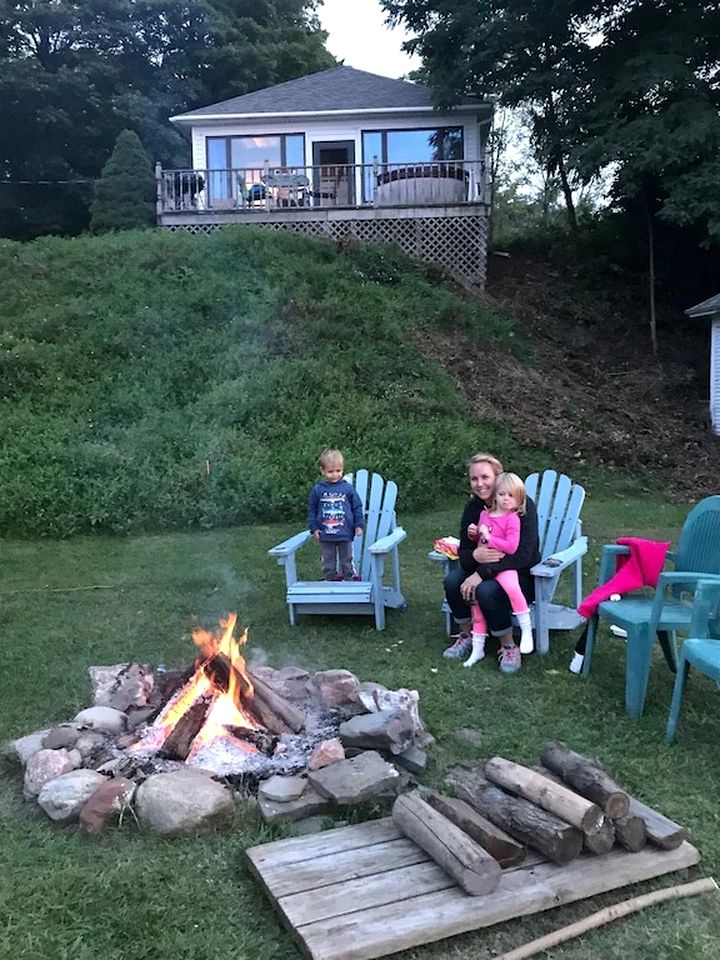 Lakefront Cottage with Cozy Interior and Jacuzzi in Dresden, New York