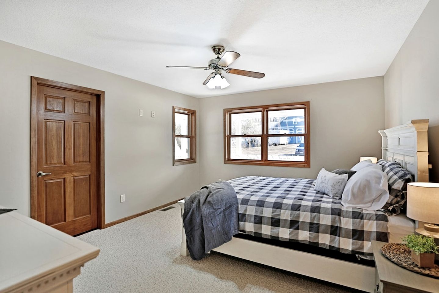 Lakefront Cottage Fully Equipped with Excellent Location in Saint Croix Falls, Wisconsin