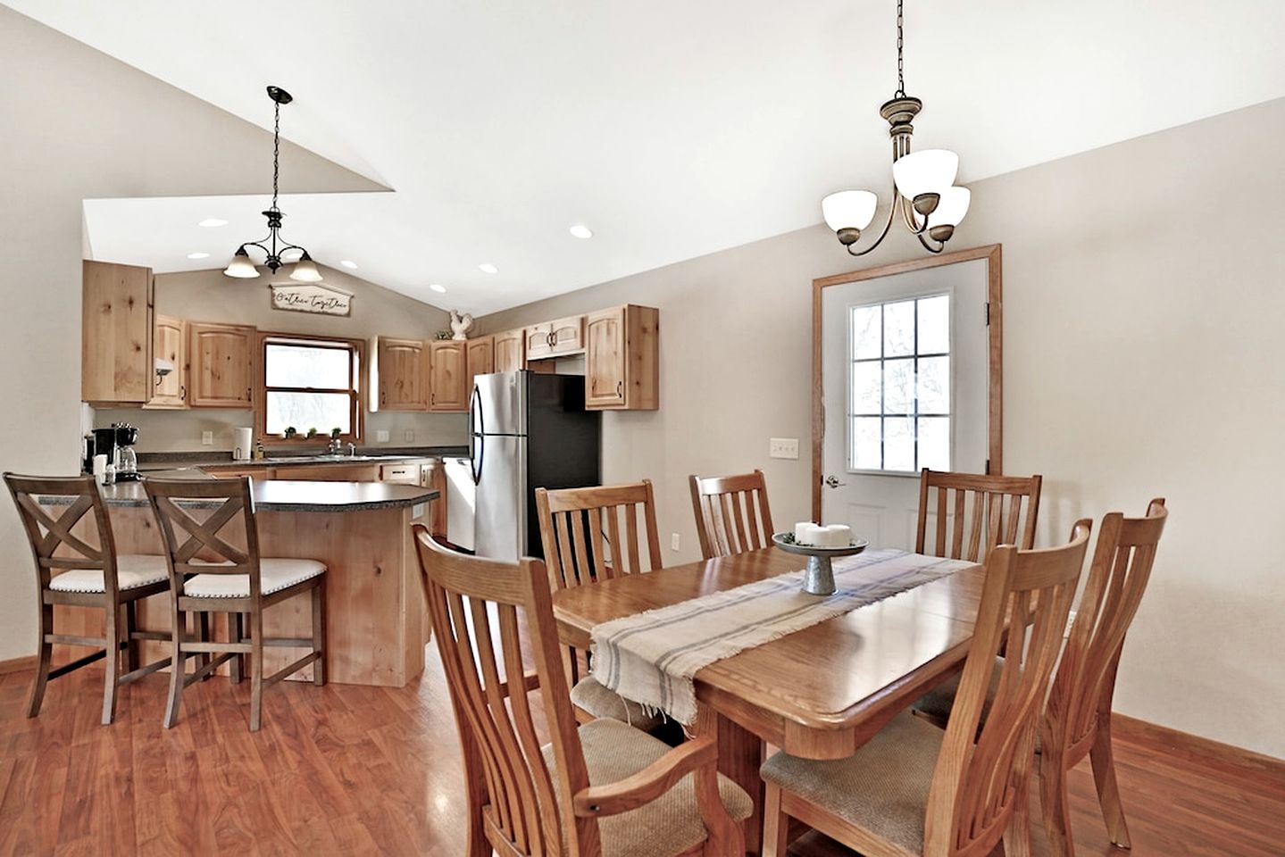 Lakefront Cottage Fully Equipped with Excellent Location in Saint Croix Falls, Wisconsin