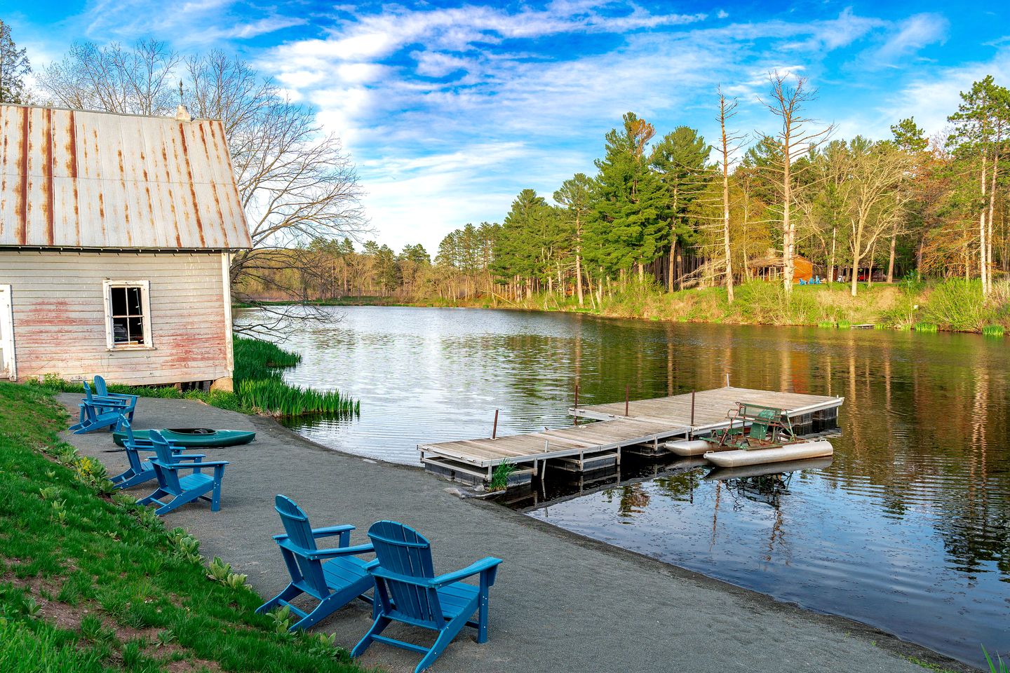 Lakefront Cottage Fully Equipped with Excellent Location in Saint Croix Falls, Wisconsin