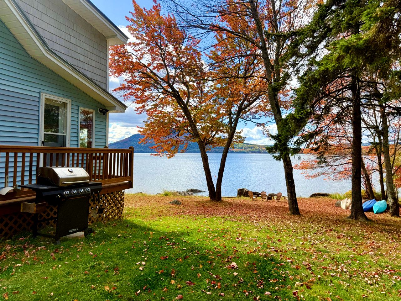 Vivid Lakefront Cottage Paradise Near Big Wood Lake, Maine