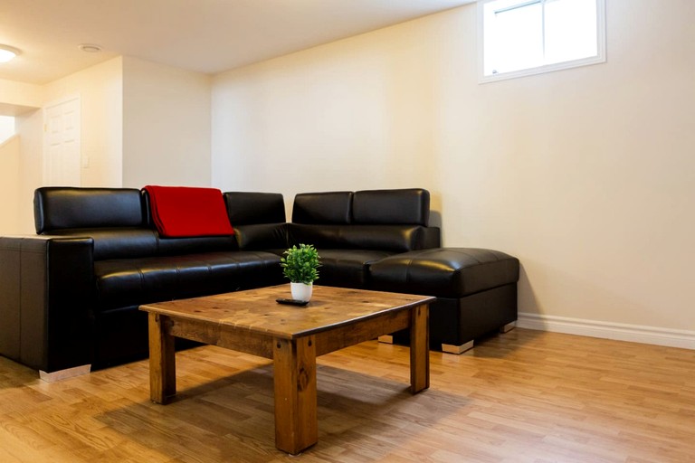 Cottages (Canada, Prince Edward County, Ontario)