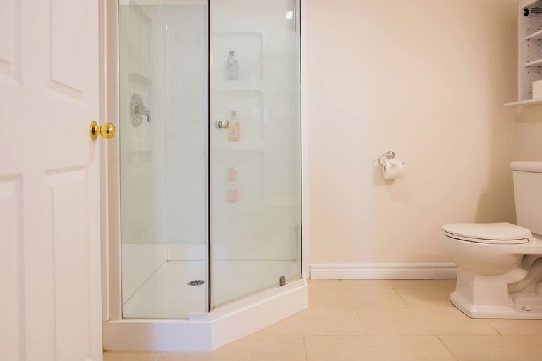 Cottages (Canada, Prince Edward County, Ontario)