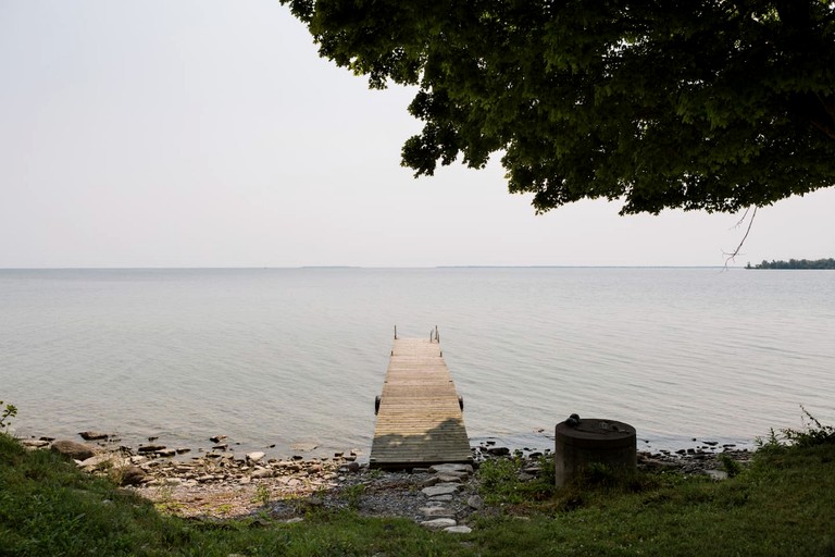 Cottages (Canada, Prince Edward County, Ontario)