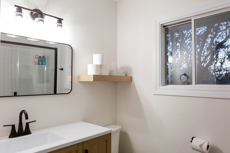 Cottages (Canada, Prince Edward, Ontario)