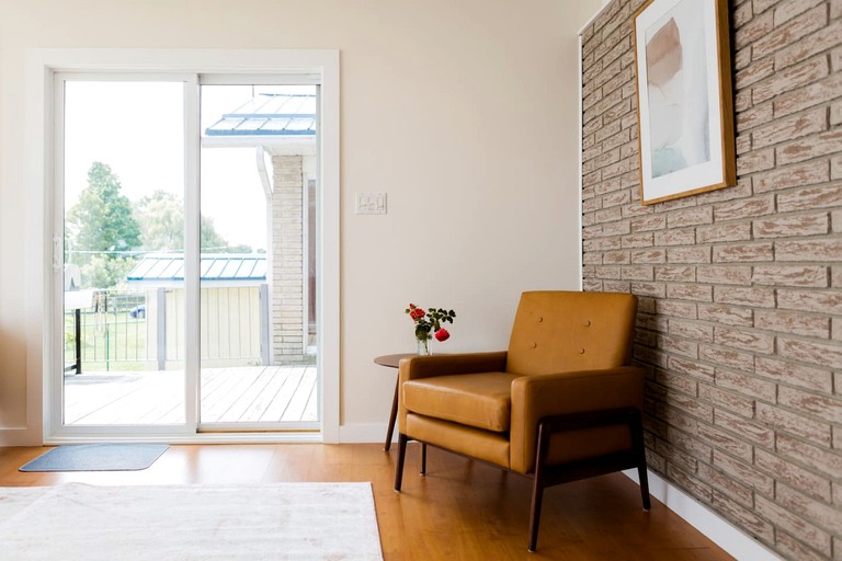 Cottages (Canada, Prince Edward County, Ontario)