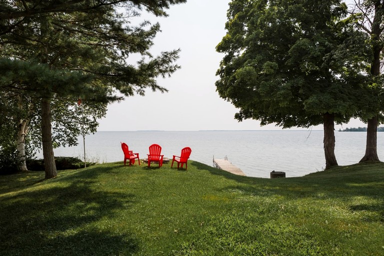 Cottages (Canada, Prince Edward County, Ontario)