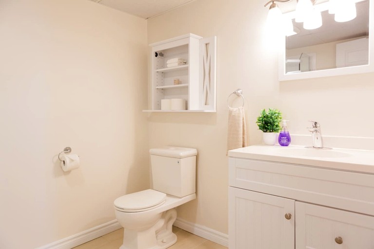 Cottages (Canada, Prince Edward County, Ontario)