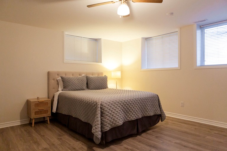 Cottages (Canada, Prince Edward, Ontario)