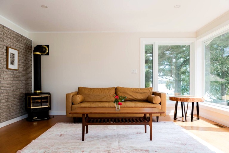 Cottages (Canada, Prince Edward County, Ontario)