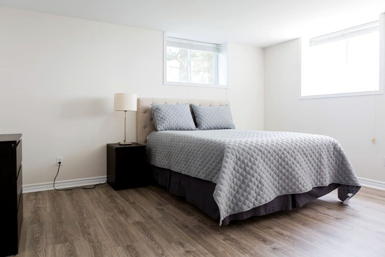 Cottages (Canada, Prince Edward County, Ontario)