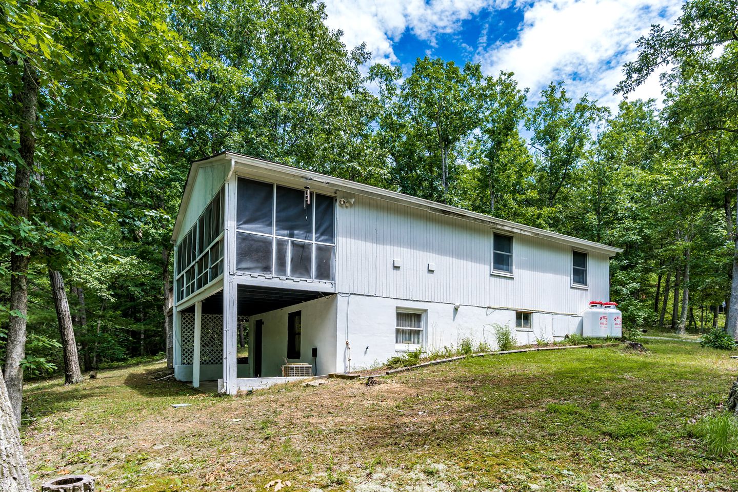 RU Lakefront Cottage w Hot Tub, Kayaks, FirePit, WiFi, Vacation