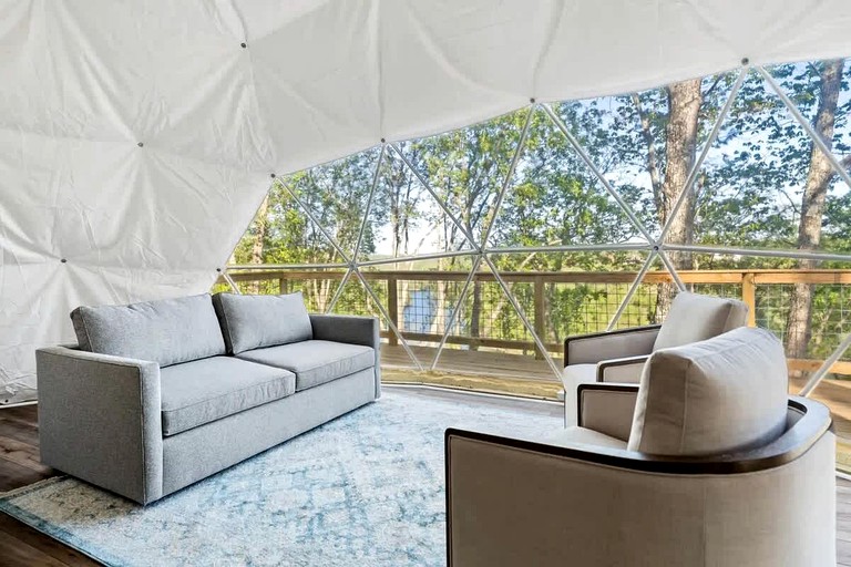 Domes (United States of America, Smithville, Tennessee)