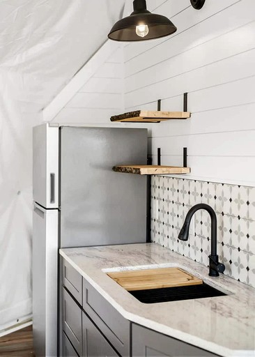 Domes (United States of America, Smithville, Tennessee)