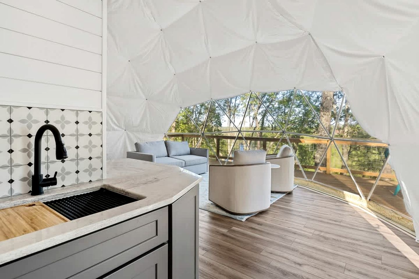 Lakefront Dome with Private Deck and Amazing Hiking Trails in Tennessee