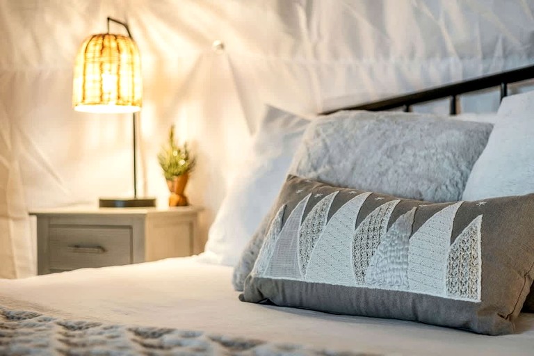 Domes (United States of America, Smithville, Tennessee)