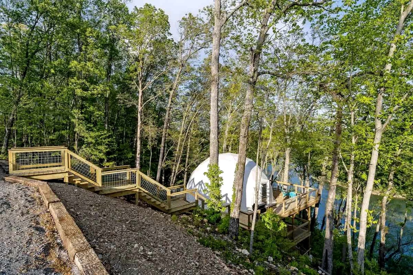 Lakefront Dome with Private Deck and Amazing Hiking Trails in Tennessee