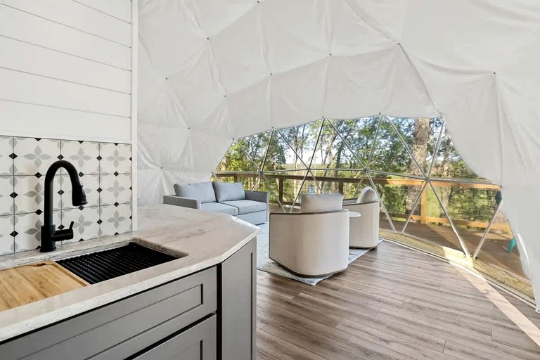 Domes (United States of America, Smithville, Tennessee)