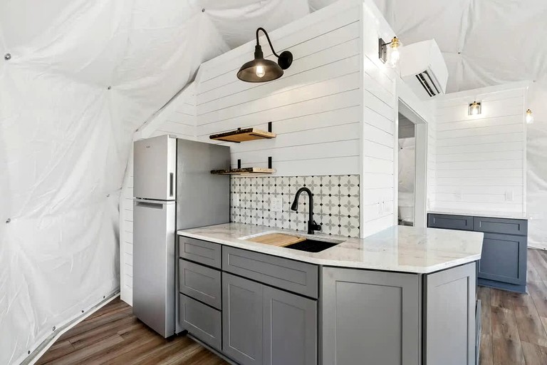 Domes (United States of America, Smithville, Tennessee)