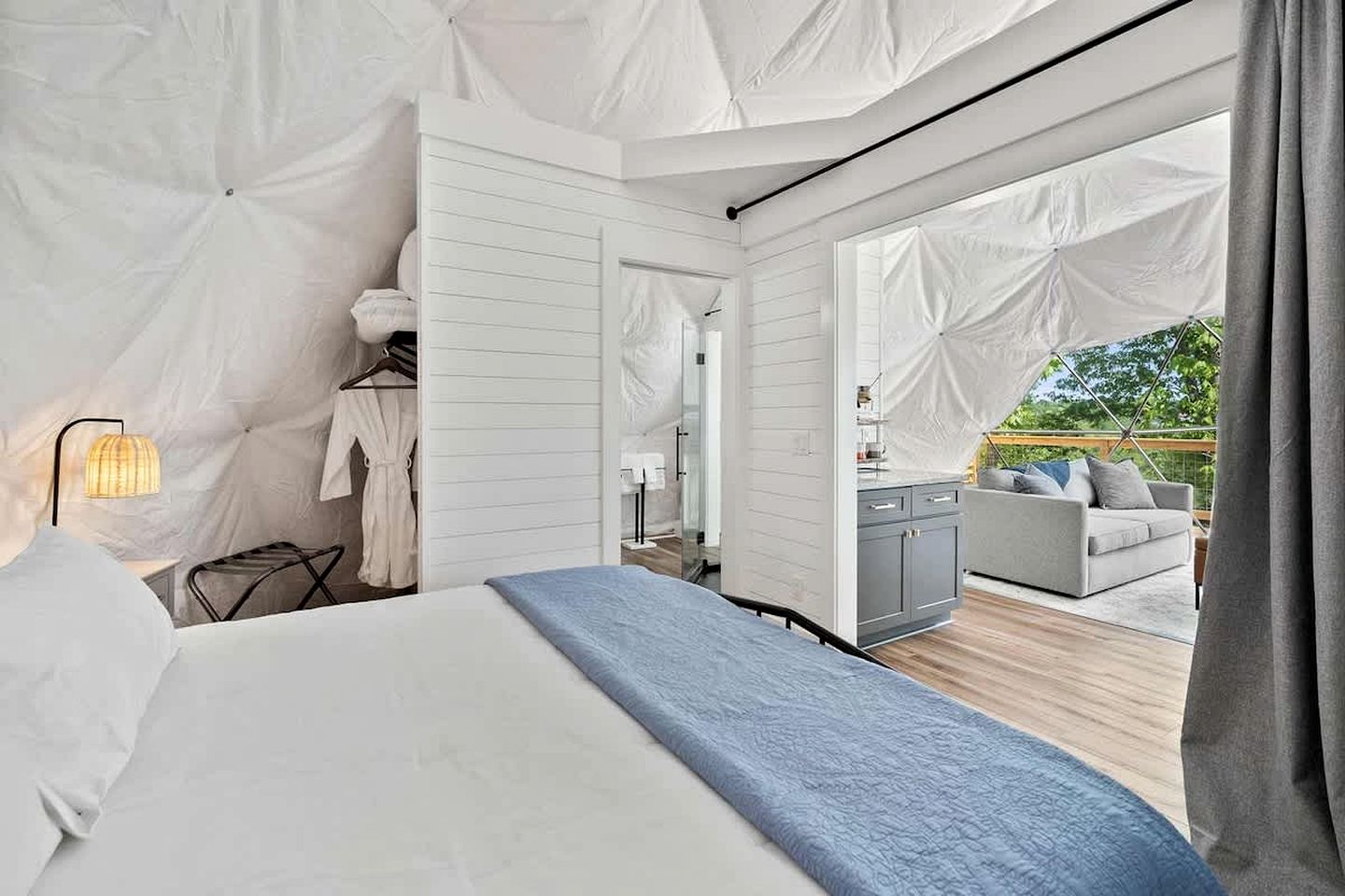 Lakefront Dome with Private Deck and Amazing Hiking Trails in Tennessee