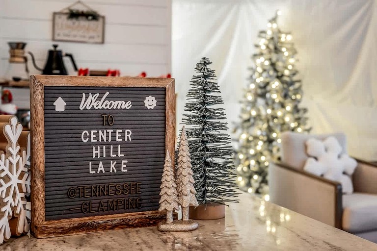 Domes (United States of America, Smithville, Tennessee)