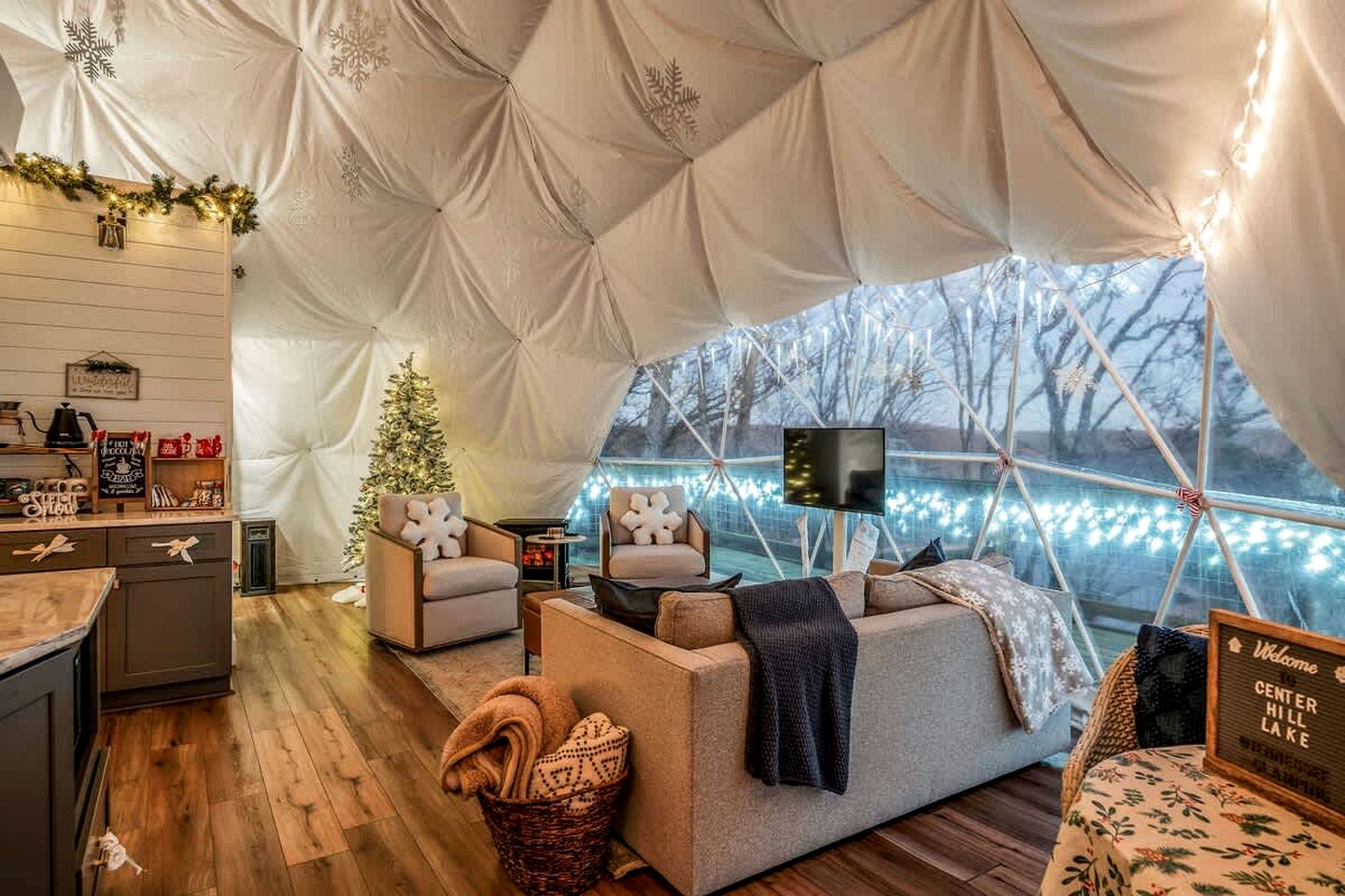 Lakefront Dome with Private Deck and Amazing Hiking Trails in Tennessee