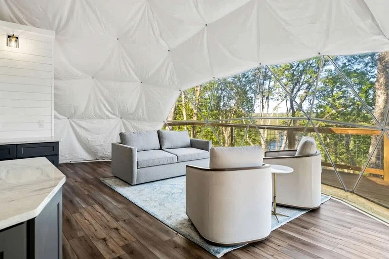 Domes (United States of America, Smithville, Tennessee)