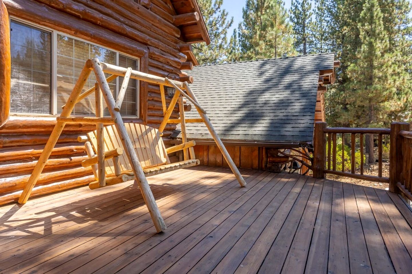 Outstanding Lake Cabin with Hot-Tub, Views and Game Room in California