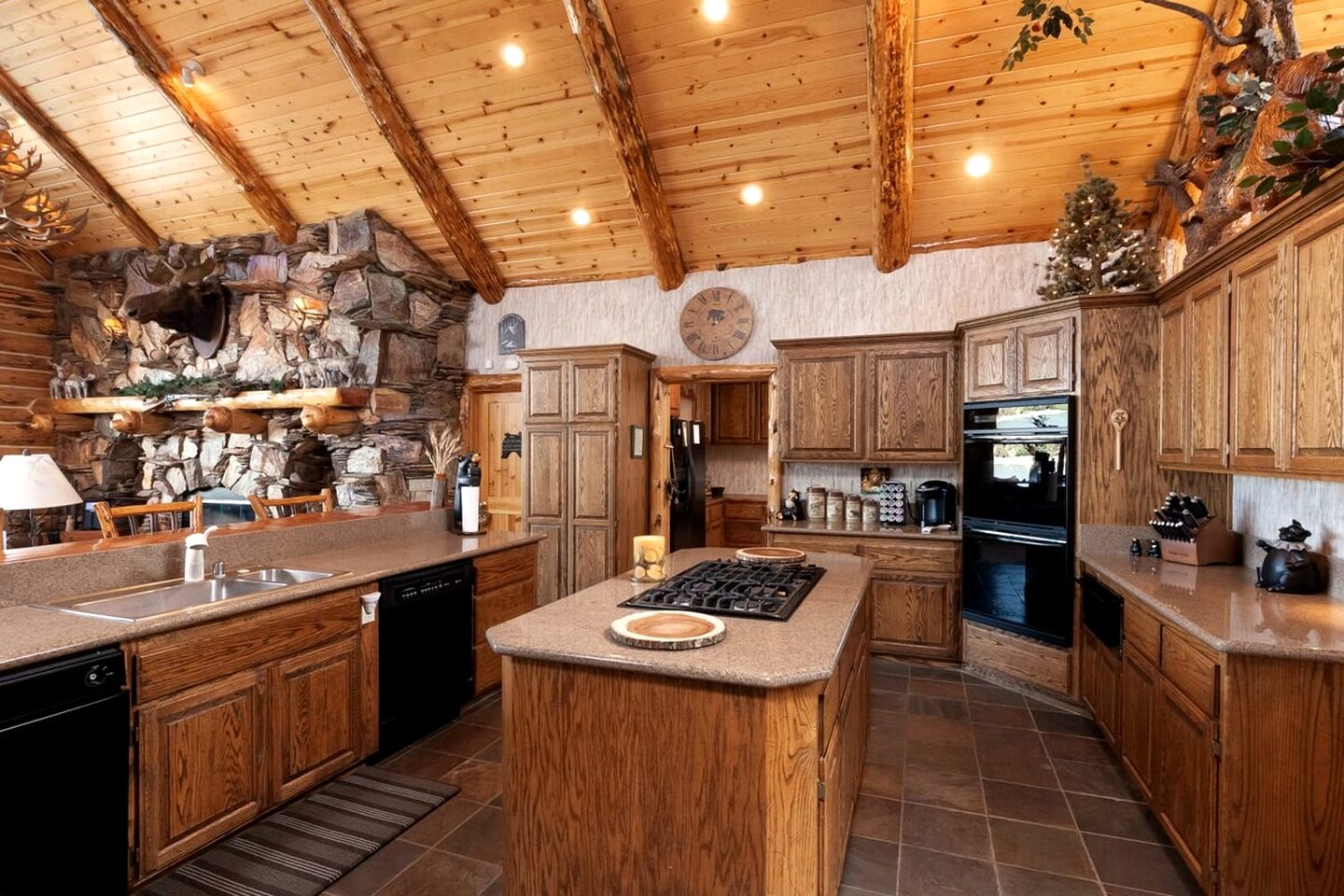 Outstanding Lake Cabin with Hot-Tub, Views and Game Room in California