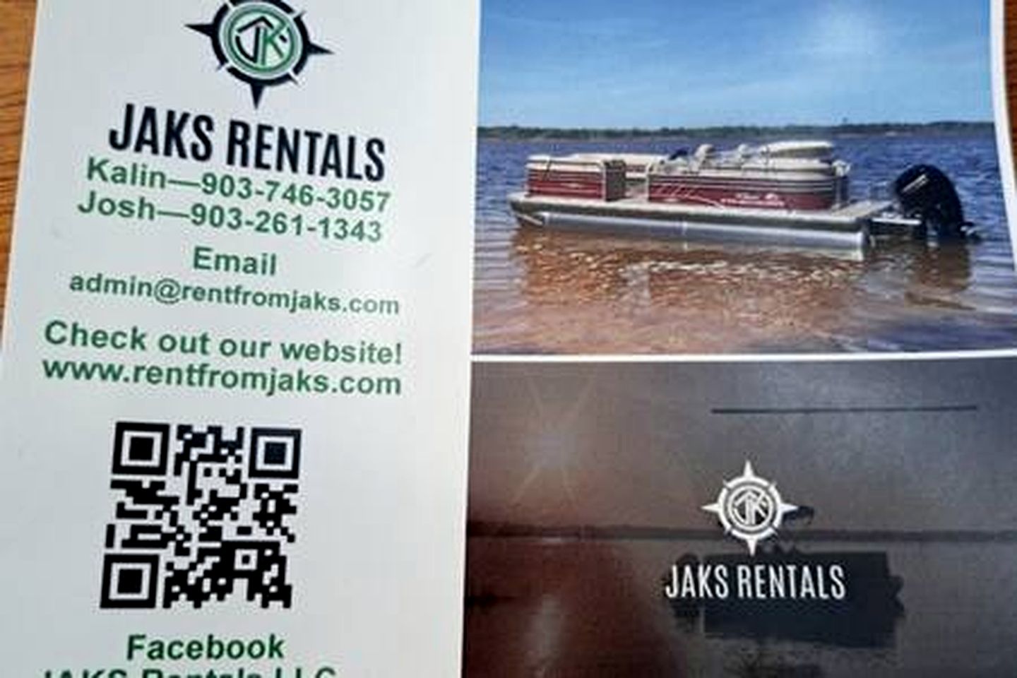 Lakefront Family Cabin with Jacuzzi, Fire Pit and Yard in Texas