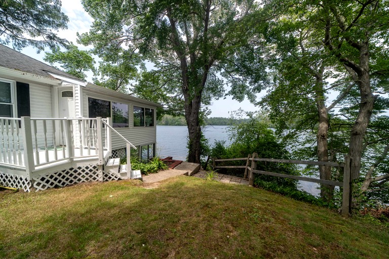 Charming Cabin Near Plymouth Rock, Massachusetts
