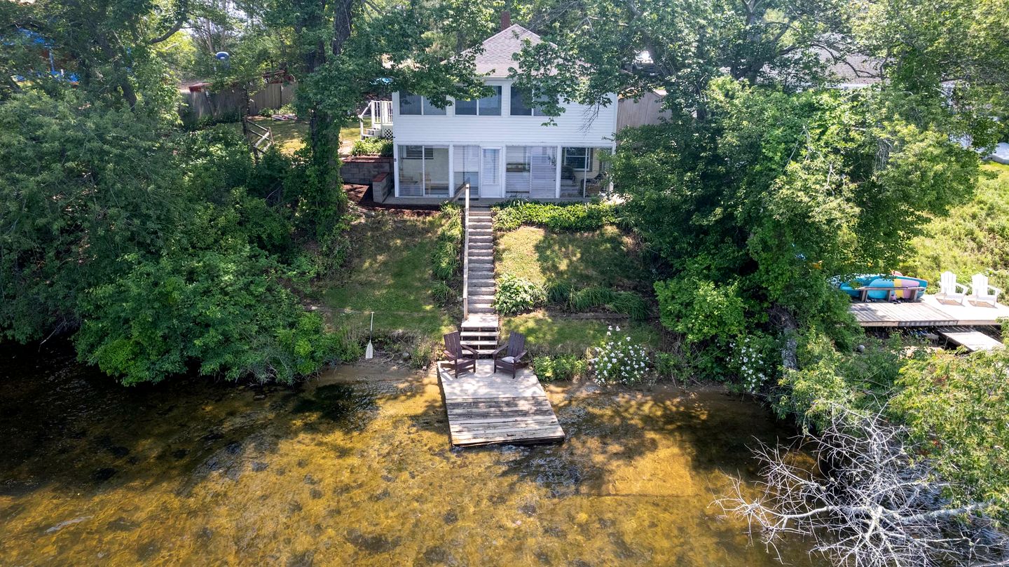 Charming Cabin Near Plymouth Rock, Massachusetts