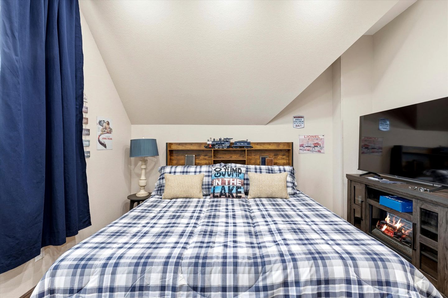 Lakeview Game Loft Retreat with Private Beach Access near Little Elm Beach, Little Elm, Texas