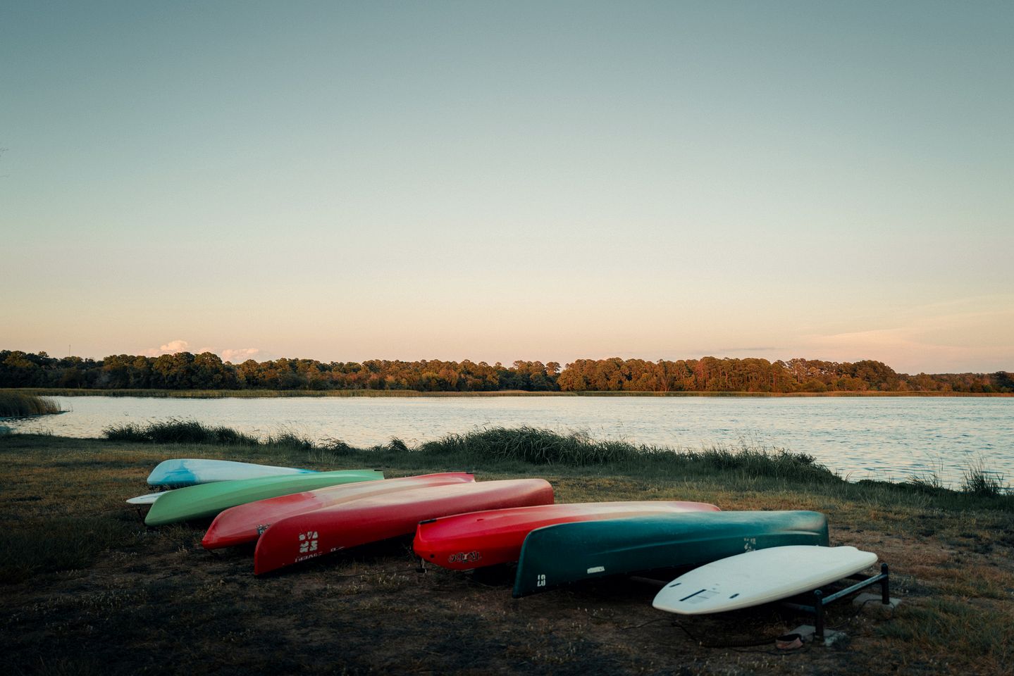 Romantic Lakefront Safari Tent with Fire Pit and Peaceful Views near Bastrop, Texas