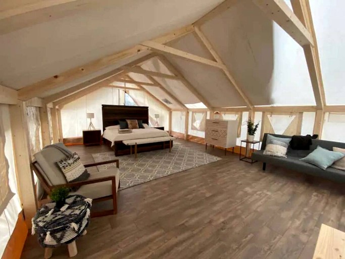 Vacation Rentals (United States of America, --, --)