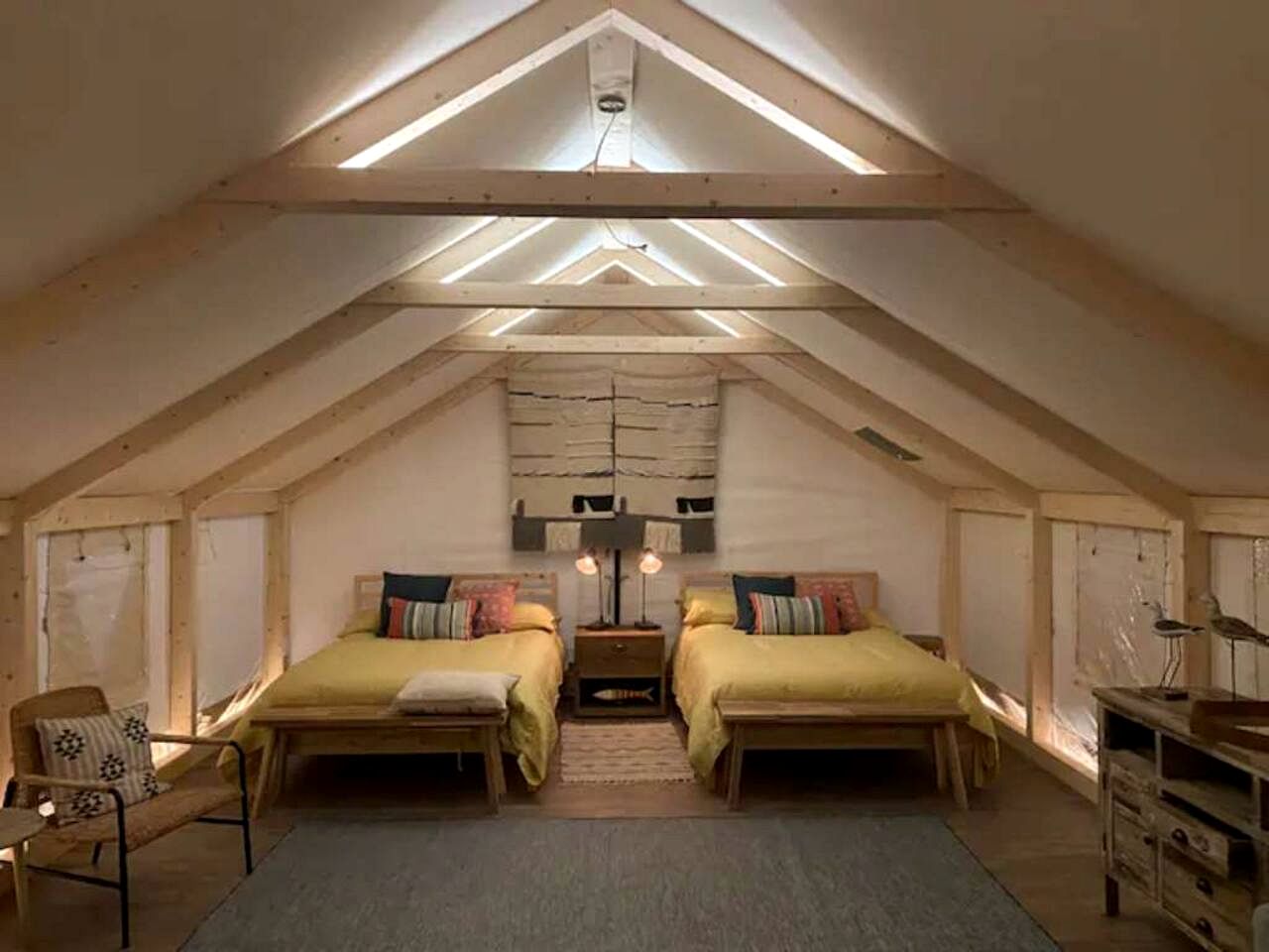 Tranquil Lakefront Glamping Safari Tent with Scenic Views near Bastrop, Texas