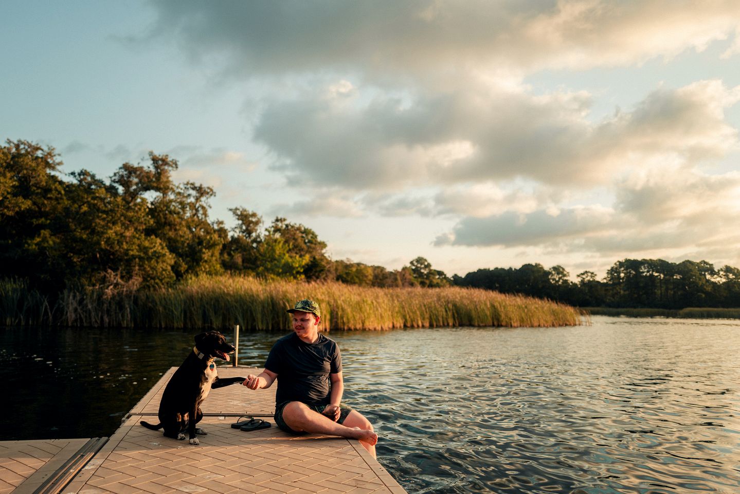 Scenic Lakefront Safari Tent with Outdoor Grill and Lake Access near Austin, Texas